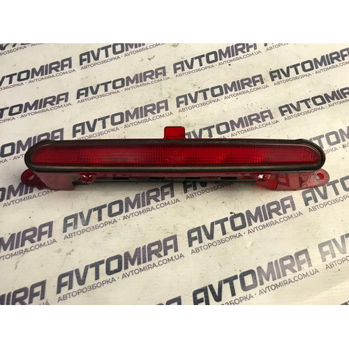 Стоп сигнал в крышку багажника Ford Focus Cabriolet 2006-2010 1708814
